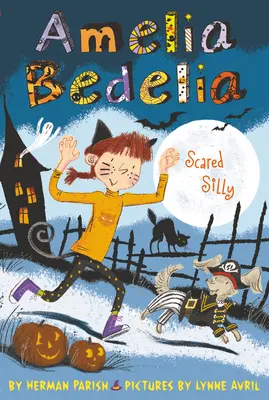 Amelia Bedelia Special Edition Holiday Chapter Book #2: Amelia Bedelia Scared Silly