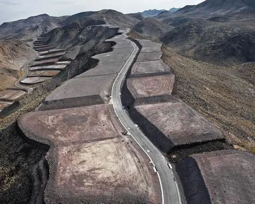 Michael Light: Vydanie knihy: Jazero Las Vegas/Black Mountain - Michael Light: Lake Las Vegas/Black Mountain