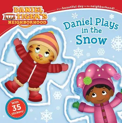 Daniel sa hrá na snehu - Daniel Plays in the Snow