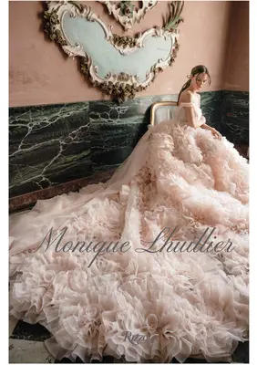 Monique Lhuillier: Snívanie o móde a pôvabe - Monique Lhuillier: Dreaming of Fashion and Glamour