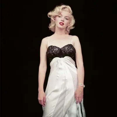 The Essential Marilyn Monroe (zmenšená veľkosť): Milton H. Greene: 50 Sessions - The Essential Marilyn Monroe (Reduced Size): Milton H. Greene: 50 Sessions