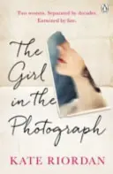 Dievča na fotografii - Girl in the Photograph