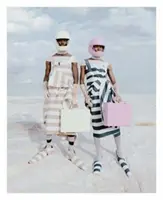 Predmety: Je móda moderná? - Items: Is Fashion Modern?