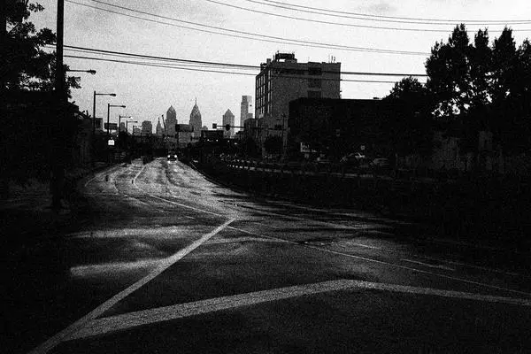 Permanentný drift: Kráčanie v Olde Kensingtone (2012-16) - Permanent Drift: Walking in Olde Kensington (2012-16)