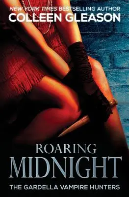Revúca polnoc: Macey, kniha 1 - Roaring Midnight: Macey Book 1