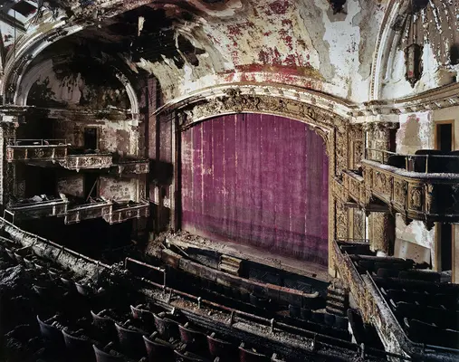 Filmové kinosály - Movie Theaters