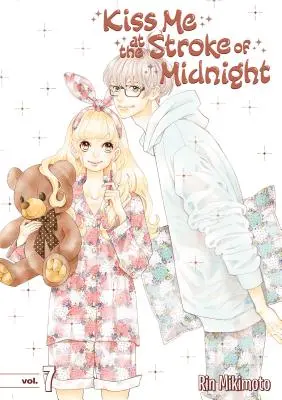 Bozk na polnoc 7 - Kiss Me at the Stroke of Midnight 7