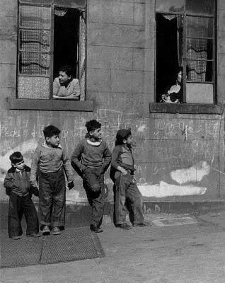 Východný Harlem: povojnové roky - East Harlem: The Postwar Years