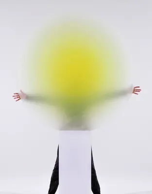 Helen Pashgianová: Sféry a objektívy - Helen Pashgian: Spheres & Lenses