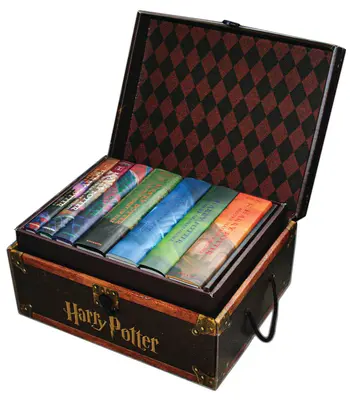 Harry Potter v tvrdej väzbe (Hardcover Boxed Set): Knihy 1-7 (Kufr) - Harry Potter Hardcover Boxed Set: Books 1-7 (Trunk)